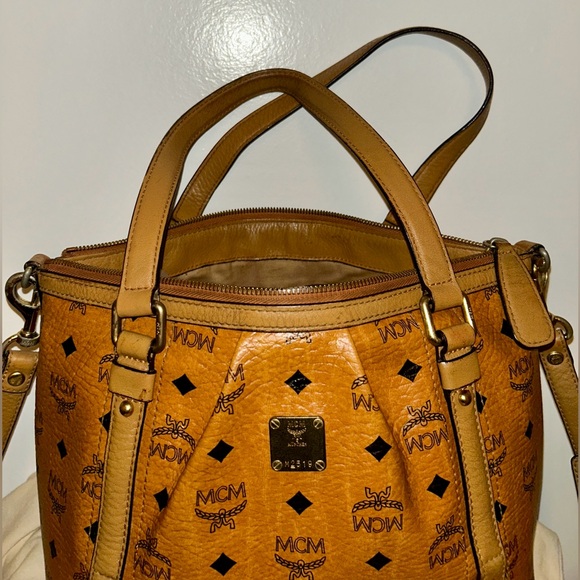 MCM Visetos Cognac Tote Bag . With Crossbody strap - Picture 2 of 16